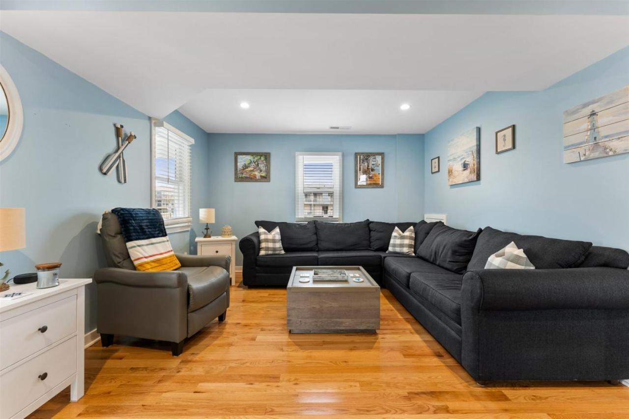 Newly Renovated 4 Bedroom Home Only 2 Blocks From The Beach! Wildwood Exterior foto